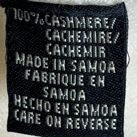 Cashmere 3/4 Sleeve Sweater - Luxurious Comfort and Versatile Style